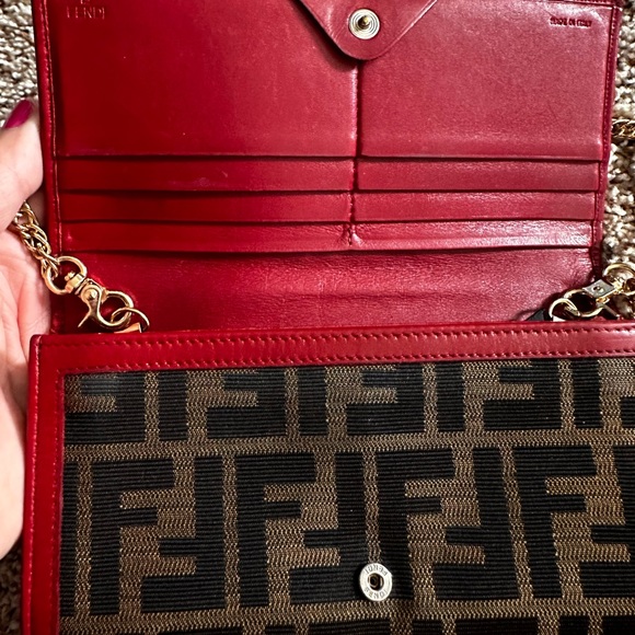 Fendi Wallet on Chain - Picture 2 of 2